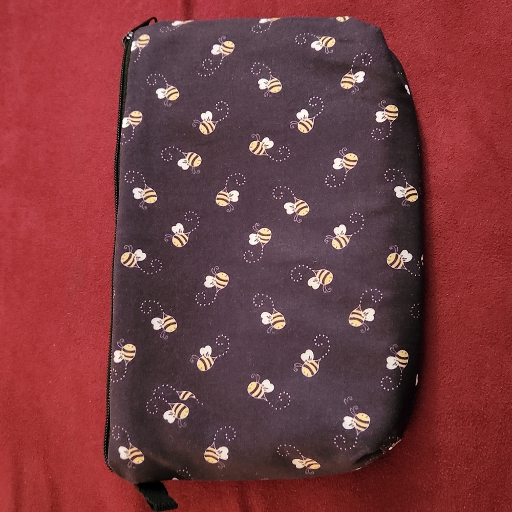 NEW- Cosmetic bag - Bees 🐝